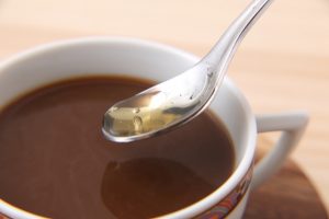コーヒーにマヌカハニー